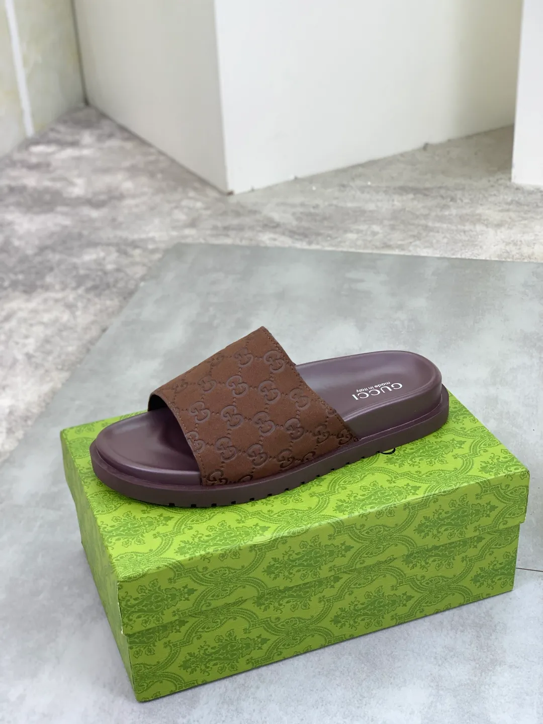 Men's Men's Shoes💰P320💰[New Style]🎁🎁🎁 High-quality GUCCI new casual slippers for the Year of the Snake, original official website, perfect workmanship, transmitting a kind of noble luxury, sublimating its definition of luxury in Gucci's high-end extraordinary craftsmanship. Original Gucci double G combination outsole, code number: 38-44 (45 customized)